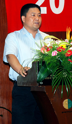 县委常委、副县长刘彪文推介重点项目