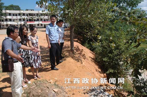 �Ϸ�����ЭίԱ�Ӳ���Сѧ�׶�԰��ȫ����